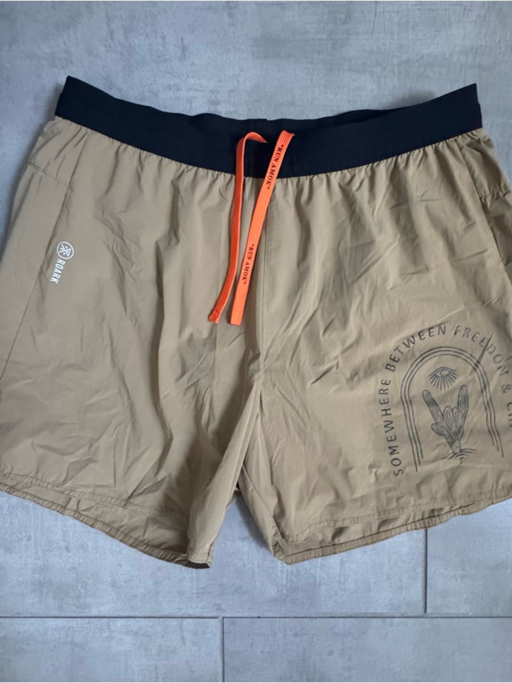 Roark Alta 5” Running Shorts Men’s Medium Tan Trail Shorts Performance
